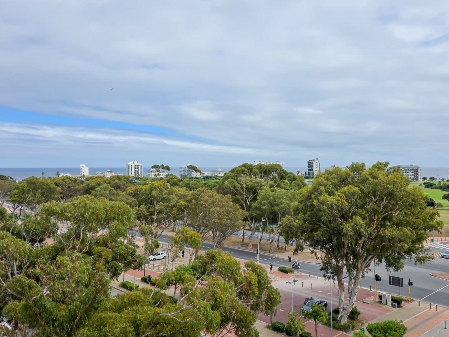 2 Bedroom Property for Sale in Green Point Western Cape